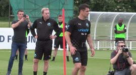 Dan Carter, Juan Sebastian Veron, Robert Pires and Yaya Toure make it look easy in training