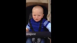 1 years old baby dancing
