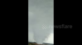 'Mile-high' water spout baffles Indian villagers