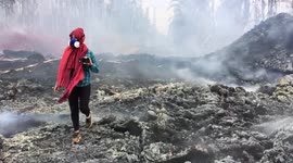 Leilani Estates locals hike through toxic volcanic smog