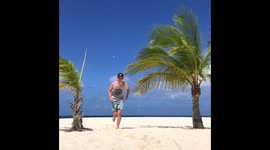 Guy makes really cool travel illusion