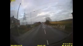 Suicidal overtaking manoeuvre caught on dashcam