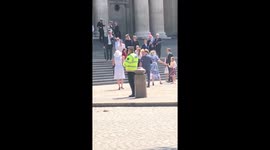 Angelina jolie at St. Paul’s cathedral - https://t.co/3CrDPpO9Ye