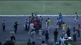 This chaos occurred when the league football game III between persij against sindo dharaka ended the score 1-1. the stadium jember sports garden in jember rabo district afternoon 4 July 2018. when dharaka sindo players asked the referee about the goal tha