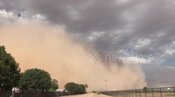 First dust storm of the year rolls through Phoenix area - Buy, Sell or ...