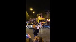 Célébration de la victoire française à place de la Bastille
