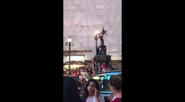 France Fans celebrate on London Monument