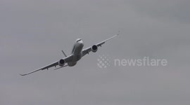 159 tonne aircraft does amazing slow pass at just 96kts