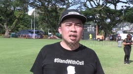 Arsenal fan makes 'Stand With Ozil' t-shirt in support of the German star