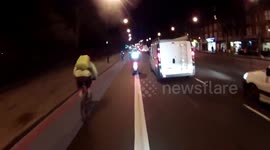 Idiot moped driver DOESN'T get stopped by the police