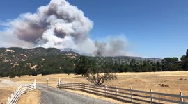 Large plumes of smoke from Mendocino Complex fire captured by resident