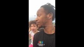 Parenting skills: US father shows how to deal with 3-year-old daughter's tantrum