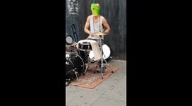 The Drumming Frog