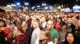 Impromptu singing of 'Dont Look Back in Anger' at Rochdale's Feelgood Festival