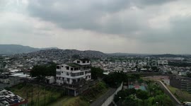 Guayaquil estrepitosa caída..... del cielo al suelo