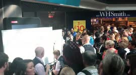 Gatwick Airport uses whiteboard to post flight information after IT failure