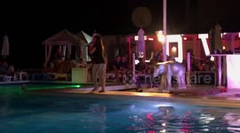 Sam Bailey tells jokes in Ibiza