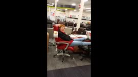 Strange woman gives chase when confronted in Staples