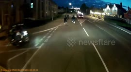 Hilarious cyclist reaction to truck airhorn