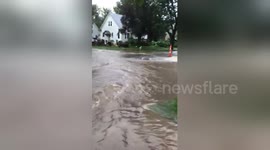 Video shows rapidly gushing floodwaters in Cedar Falls, Iowa