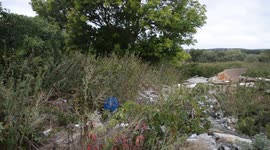 The unauthorized landfill of Carrières-sous-Poissy who becomes a real sea of waste since months and beiing denounced by the mayor and the close neighborhood.