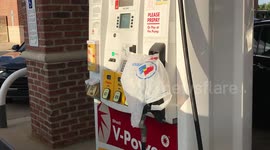 Gas stations run out of fuel as residents stock up ahead of Florence landfall