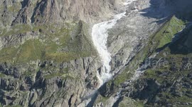 Ice collapses from Charpoua glacier in Mont Blanc massif