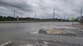 Floods hit streets of Carolina coastal towns ahead of Florence's landfall