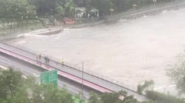 Storm surge from Typhoon Mangkhut batters Hong Kong
