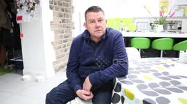 Former Pulp drummer Nick Banks has unveiled one of the first taxi-pubs - complete with a BAR on the front passenger's seat