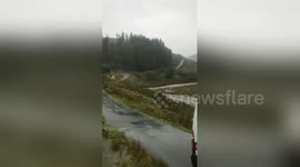 Newsflare Edit - Pughs service crew battling the storm in South Wales... #GetGaryHome #StormBronagh @BBCWales @ITVWales https://t.co/dXSoqn4RHh