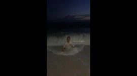 Trying to have a picture of waves crashing your back and this happens