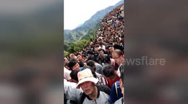 Beijing's Great Wall flooded with tourists on National Day