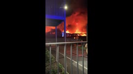 Huge fire on Central Road in #Dartford at UTC Coffee ???? #fire @Kent_999s #centralroad https://t.co/buQbkAVGnn