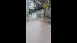 The lengths my husband went to not add a couple of extra miles to his run! #StormCallum @wrexhamrob https://t.co/yNydr85caA