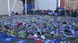 Leicester City fans pay tribute to owner Vichai Srivaddhanaprabha