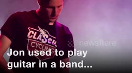 Band plays surprise hotel room show for music-loving couple