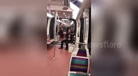 Newsflare Edit - Un voleur de chèvre dans le métro