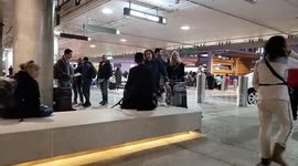 Sultan Kösen who holds the Guinness World Record for tallest living male at 251 centimetres at lax