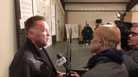 Arnold Schwarzenegger offers his support to 'real heroes' California firefighters