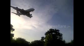 emirates A380 approach to Heathrow