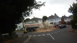 Crash bang wallop! Runaway lorry ploughs through street in Worcester