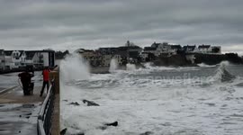 High tide, rough surf @HamptonBeach_NH