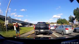 Florida man throws tantrum on roadside after nobody spares change for 'Beer' funds