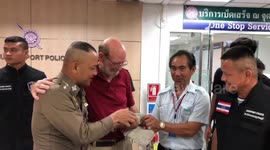 American tourist, 74, re-united with $10,000 he forgot in airport taxi