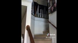 Boy's hilarious reaction to mysterious clapping prank goes viral!