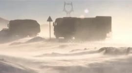 Immense blizzard leaves 200 trucks stranded on Chinese highway