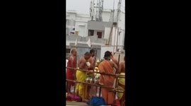 Hindu priests safe after scaffold collapses during ritual at temple