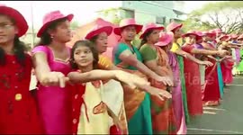 Indian women form 620-km human chain in support of gender equality