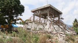 A DANGEROUS MOSQUE DEMOLITION